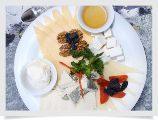 Сырное плато / Cheese platter (300 г)