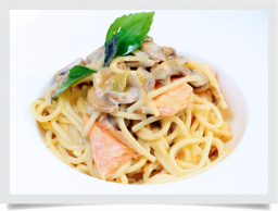 Спагетти с лососем и грибами / Spaghetti wit salmon and mushroom (request - i f al dente) (300 г)