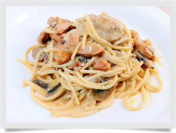 Спагетти с курицей и грибами / With chicken and mushrooms  (300 г)
