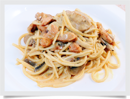 Спагетти с курицей и грибами / With chicken and mushrooms  (300 г)